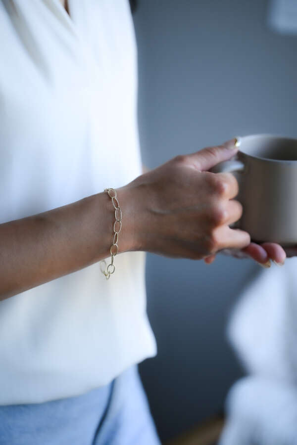 Oval Link Bracelet - Image 2